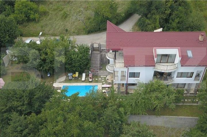 Vilă - 8 camere de vanzare POIANA BRASOV - Brasov anunturi imobiliare Brasov