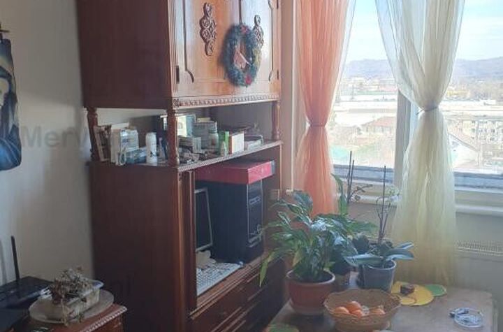 Apartament 3 camere de vanzare CENTRU - Prahova anunturi imobiliare Prahova