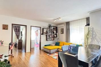 Apartament 3 camere de vanzare FLORESTI - Cluj anunturi imobiliare Cluj