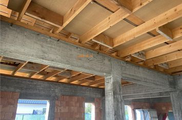Casă - 3 camere de vanzare SUD - Vrancea anunturi imobiliare Vrancea