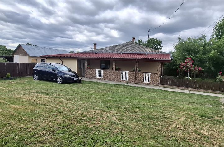 Casă - 4 camere de vanzare TUTORA - Iasi anunturi imobiliare Iasi