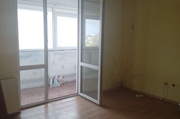 Apartament cu 3 camere, zona 1 Decembrie anunturi imobiliare Constanta