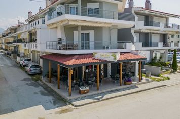 Spațiu comercial 54,9 mp cu front la mare, Paralia Ofriniou anunturi imobiliare Grecia