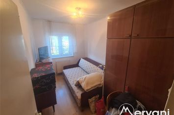 Apartament 3 camere de vanzare CENTRU - Prahova anunturi imobiliare Prahova