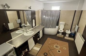 Vilă - 7 camere de vanzare BEREASCA - Prahova anunturi imobiliare Prahova