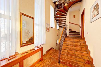 Casă - 6 camere de inchiriat SIBIU - Sibiu anunturi imobiliare Sibiu
