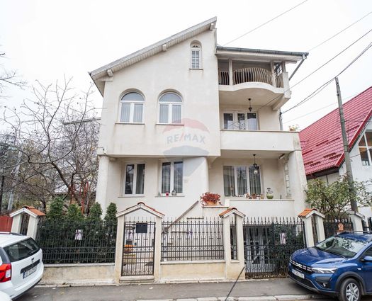 Vilă 10 cam Tatarasi, 225 mp, P+1