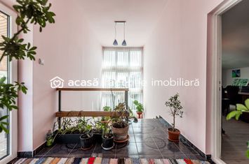 Casă spațioasă în mijlocul orasului, Str. Constantin Brâncuși anunturi imobiliare Arad