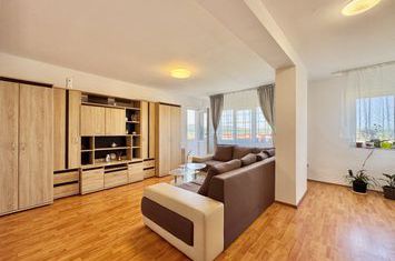 Apartament 3 camere de vanzare VASILE AARON - Sibiu anunturi imobiliare Sibiu