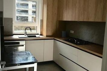 Apartament 3 camere de vanzare TRACTORUL - Brasov anunturi imobiliare Brasov