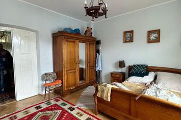 Casă - 4 camere de vanzare RADAUTI - Suceava anunturi imobiliare Suceava