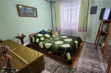 Apartament 3 camere de vanzare GEORGE ENESCU - Suceava anunturi imobiliare Suceava