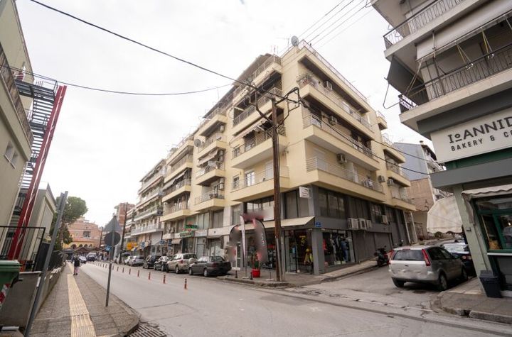 Penthouse 161 mp în centrul Drama, terasă mare anunturi imobiliare Grecia