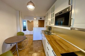 Apartament cu 3 camere in Centrul Civic anunturi imobiliare Brasov
