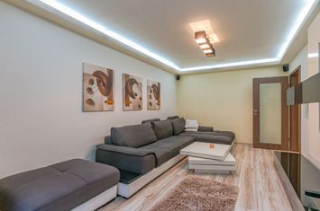 Apartament Mobilat si Utilat cu Loc de Parcare anunturi imobiliare Brasov