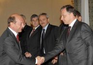 Băsescu sau Geoană? Cum va influenţa piaţa imobiliară viitorul preşedinte