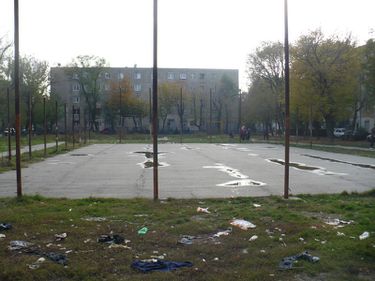 Locuitorii cartierului Ferentari se transforma in peisagisti: parcul Aleea Livezilor va capata alta fata