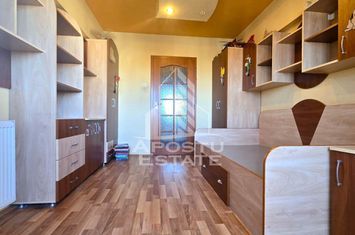 Apartament decomandat 3 camere, zona Miorita anunturi imobiliare Arad