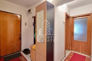 Apartament cu 3 camere, decomandat, 2 bai, zona Calea Aradului anunturi imobiliare Timis