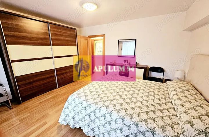 Piata Unirii vanzare apartament 4 camere, metrou anunturi imobiliare Bucuresti