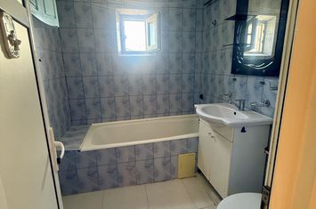 CANTA, LUCA ARBORE, 3 CAMERE DECOMANDAT, GATA DE MUTARE, SE ACCEPTA CREDIT anunturi imobiliare Iasi