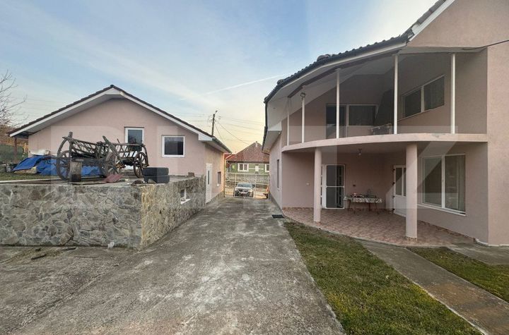 Casă - 11 camere de vanzare ORADEA - Bihor anunturi imobiliare Bihor