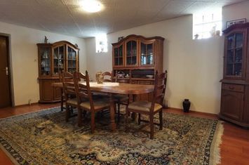 Vilă - 7 camere de vanzare IOSIA - Bihor anunturi imobiliare Bihor