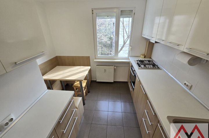Apartament 4 camere Berceni - Straja - Izvoare - decomandat - 81mp anunturi imobiliare Bucuresti