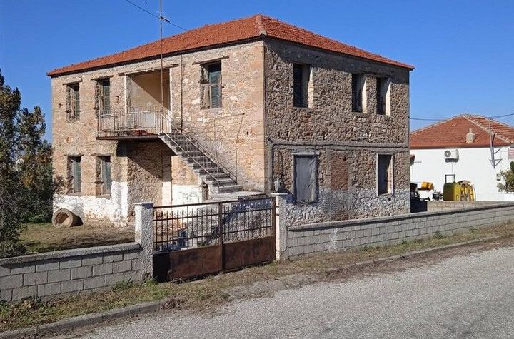 Casă din piatră 219 mp pe teren 621 mp în Therma anunturi imobiliare Grecia