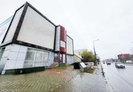 3.400.000 €, Spațiu comercial