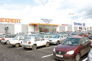 Cum se zbat să supravieţuiască mallurile din Suceava, oraşul cu cea mai mare densitate de spaţii comerciale