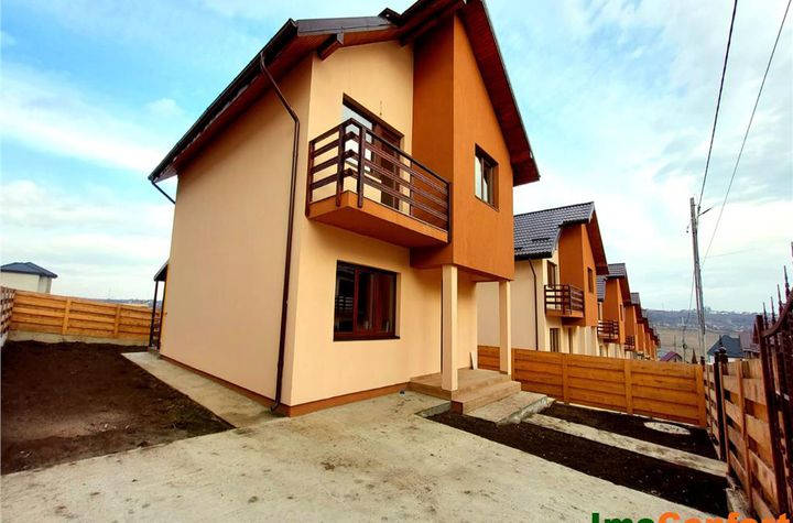 Vilă - 4 camere de vanzare VALEA LUPULUI - Iasi anunturi imobiliare Iasi