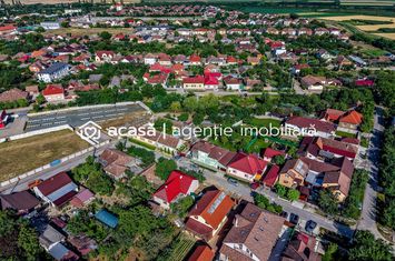 Casa 3 camere, bucatarie si baie, in zona centrala din Chisineu-Cris anunturi imobiliare Arad