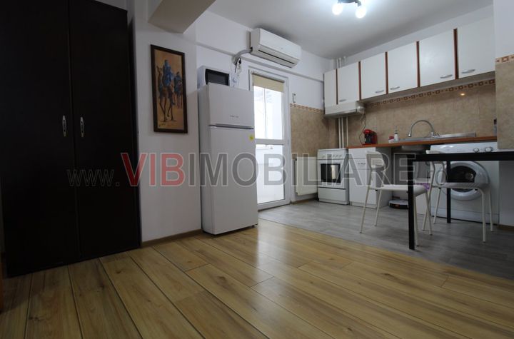 Calea Calarasilor - Piata Muncii - 2 balcoane - bloc mixt anunturi imobiliare Bucuresti