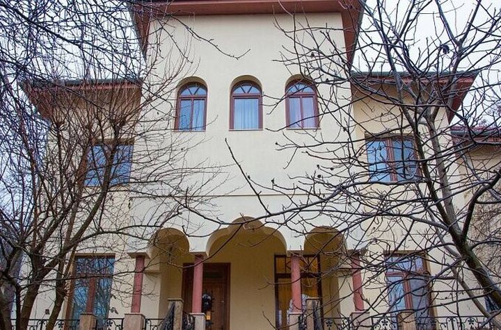 Vilă cu caracter de unicat în centrul Clujului pe un teren cu potential deosebit anunturi imobiliare Cluj