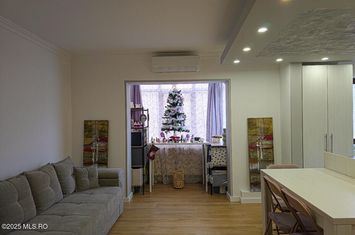 Simion Barnutiu - 3 Camere, 2 Bai, Etaj 3, Centrala Proprie, La Cheie anunturi imobiliare Timis