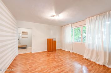 Apartament 3 camere de vanzare 1 MAI - Bucuresti anunturi imobiliare Bucuresti