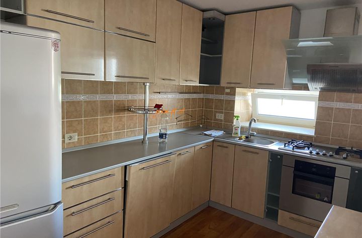 Apartament 3 camere de vanzare ULTRACENTRAL - Vrancea anunturi imobiliare Vrancea