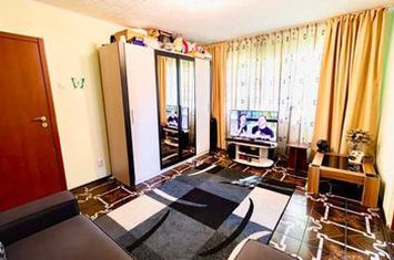 Apartament 3 camere de vanzare ASTRA - Brasov anunturi imobiliare Brasov