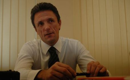 Gică Popescu îşi deschide „Doldora Bazar“ în Rahova
