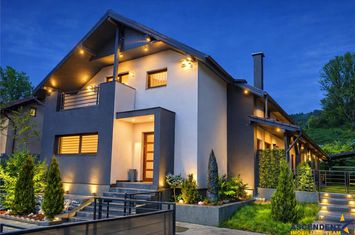 Casă - 4 camere de vanzare EXTERIOR EST - Mures anunturi imobiliare Mures