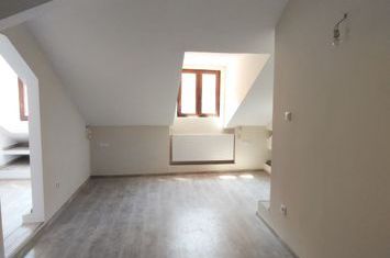 Casă - 4 camere de vanzare SIBIU - Sibiu anunturi imobiliare Sibiu