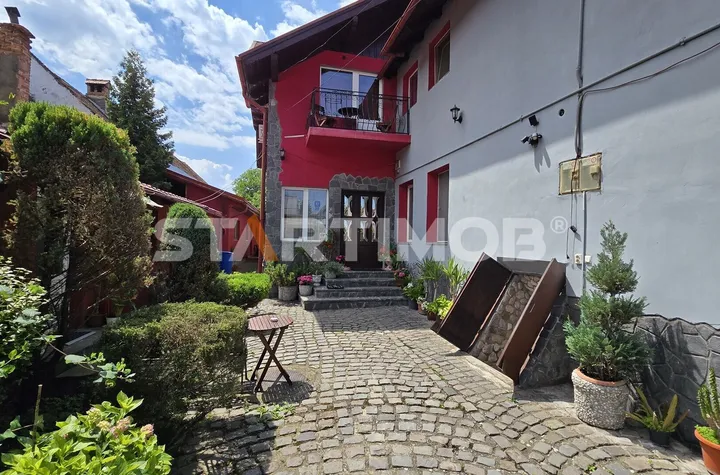 Pensiune 9 camere Rasnov anunturi imobiliare Brasov