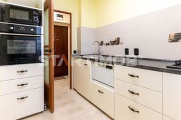 Apartament doua camere semidecomandat Bd Saturn anunturi imobiliare Brasov
