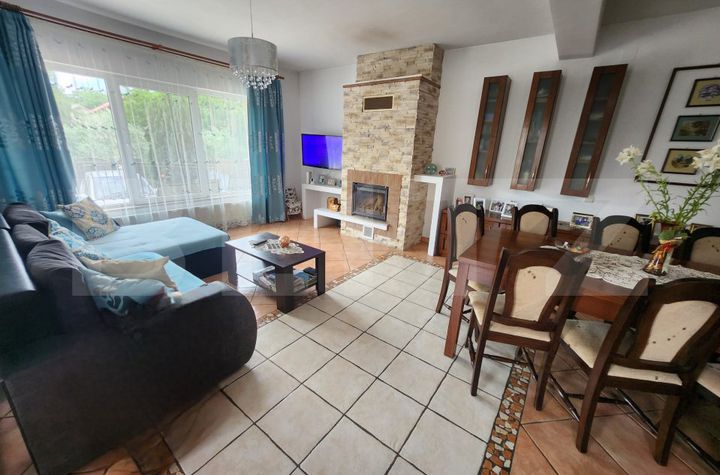Vilă - 6 camere de vanzare AIUD - Alba anunturi imobiliare Alba