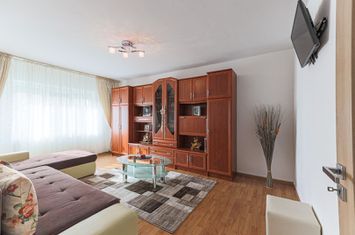 De vânzare apartament spațios cu 2 camere decomandat etaj 3 Comision 0 anunturi imobiliare Arad