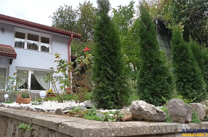 Vilă - 6 camere de vanzare SCHEI - Brasov anunturi imobiliare Brasov
