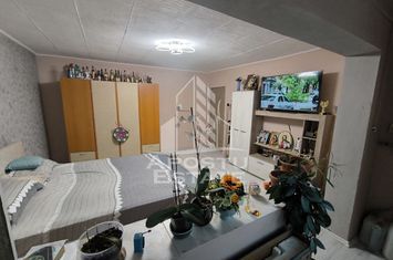 Apartament cu 3 camere, centrala proprie, zona Sagului anunturi imobiliare Timis