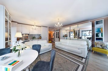 Apartament 2 camere de vanzare TRACTORU - Brasov anunturi imobiliare Brasov