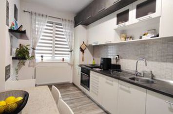 Apartament 3 camere de vanzare SIBIU - Sibiu anunturi imobiliare Sibiu